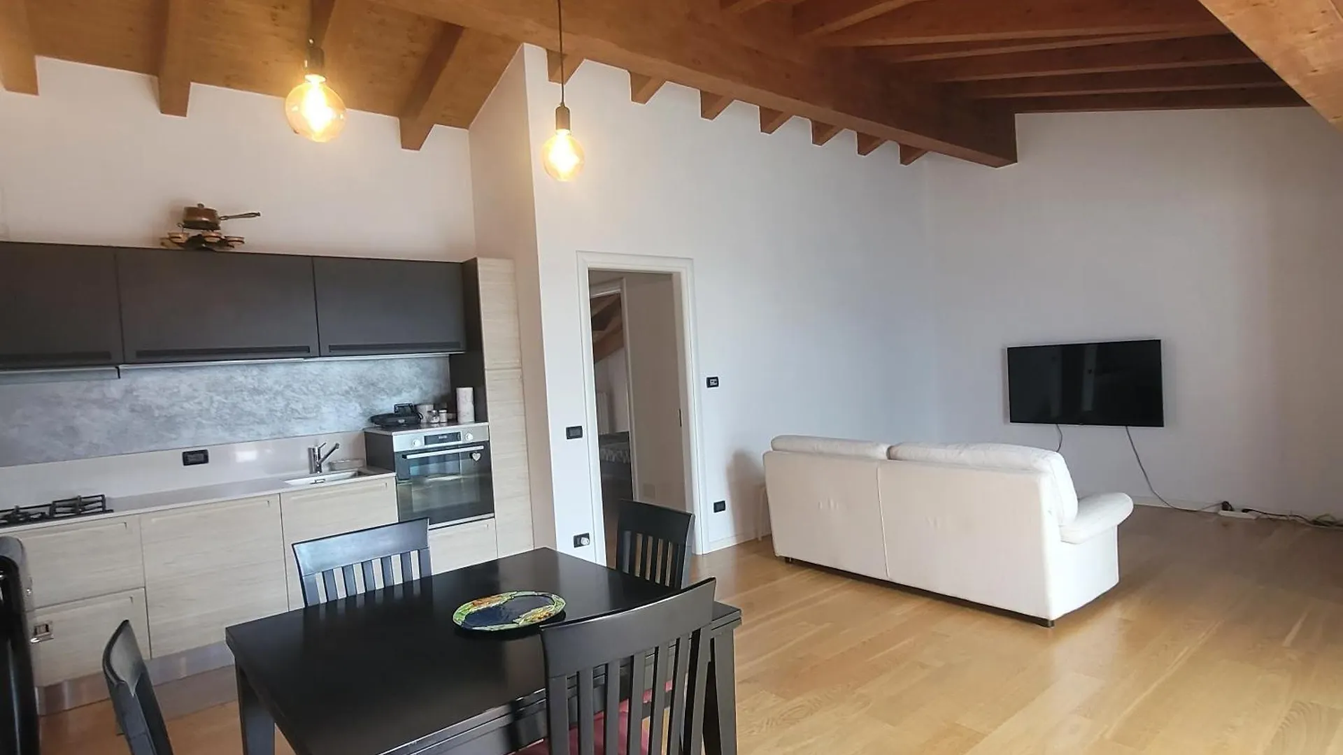 Carlotta Mountain Lake Iseo Hospitality Bossico